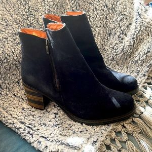 EricMichael Blue Suede Ankle Boots, Booties Size 41